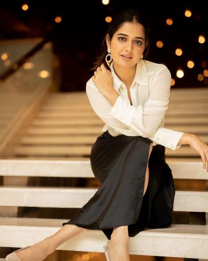 ashika ranganath_teluguvox 5